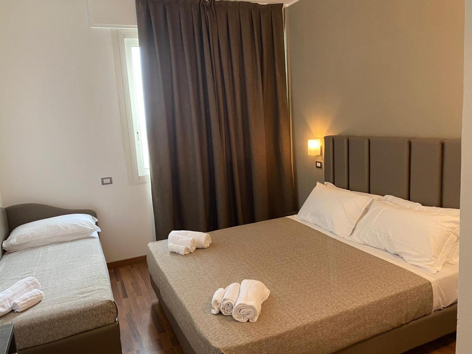 רימיני Hotel Golden מראה חיצוני תמונה