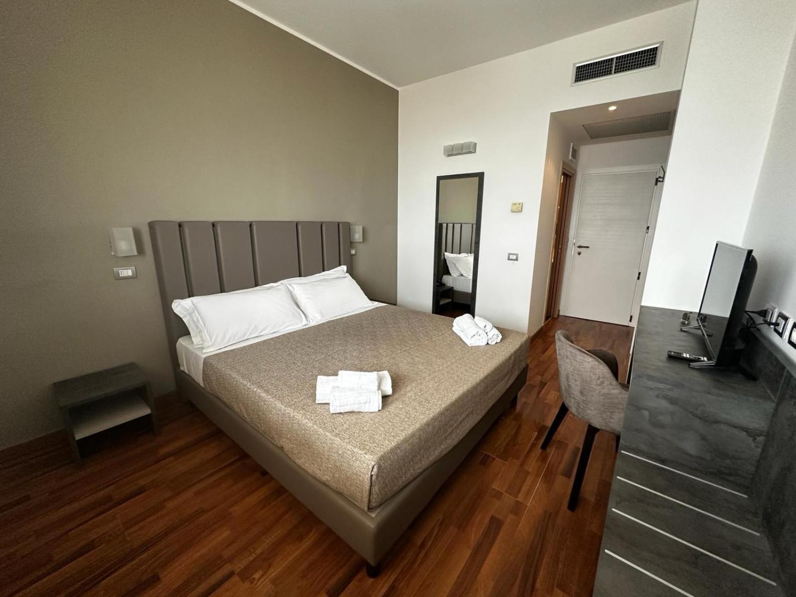 רימיני Hotel Golden מראה חיצוני תמונה