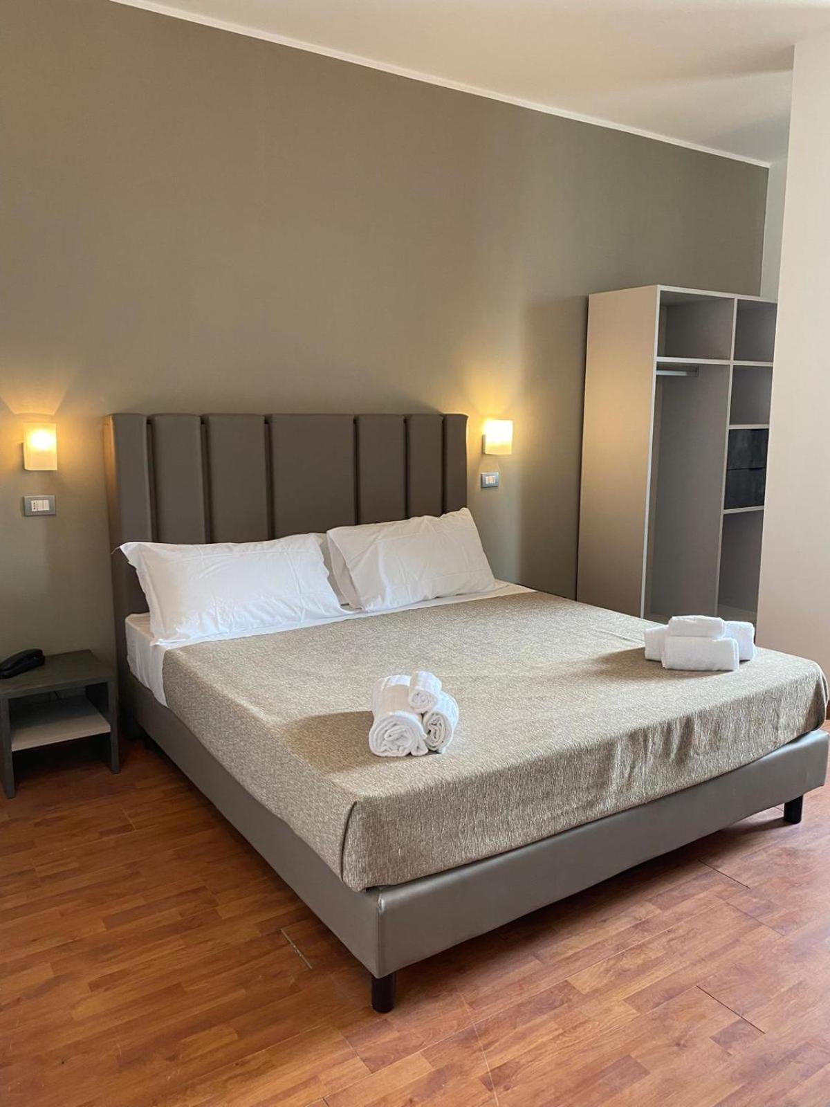 רימיני Hotel Golden מראה חיצוני תמונה