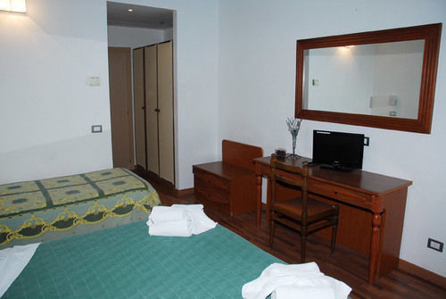 רימיני Hotel Golden מראה חיצוני תמונה